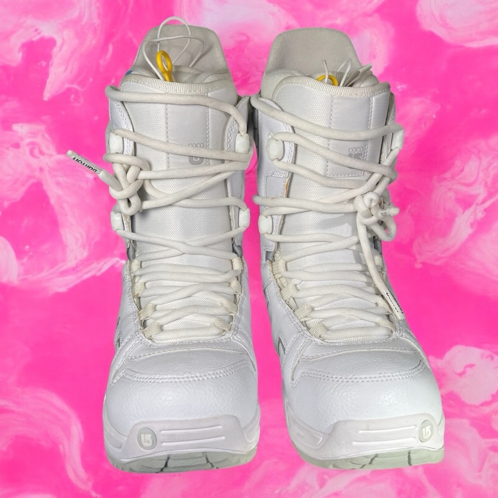 UNUSED Burton Coco Snowboard Boots 6W White, Creme, Silver